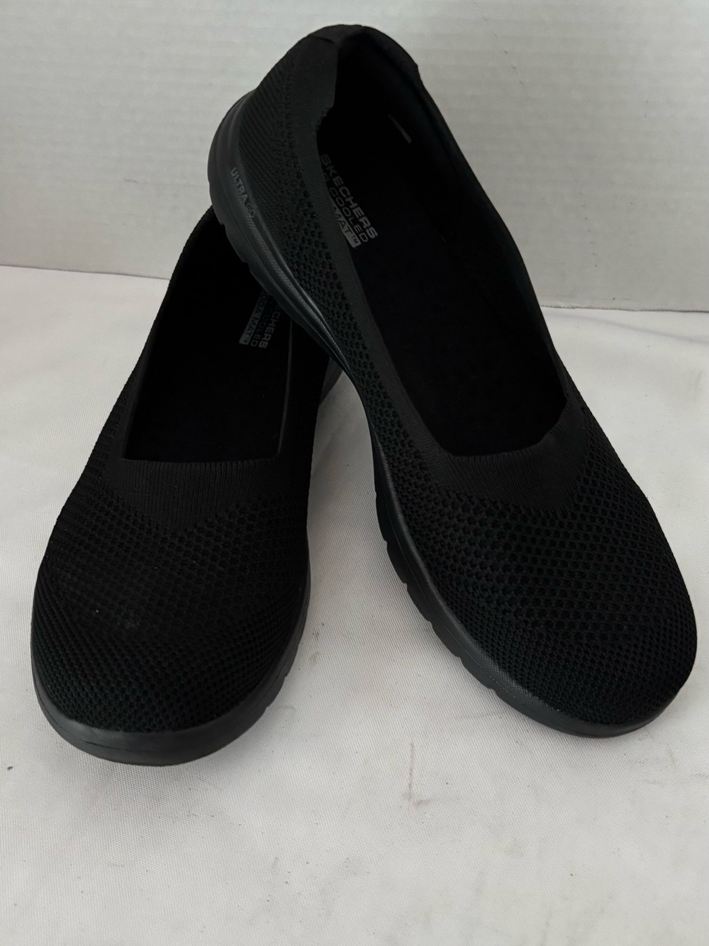 NEW Skechers GOGA  MAT Women's Black Knit Slip-On Hands Free Heel Pillow SZ 10